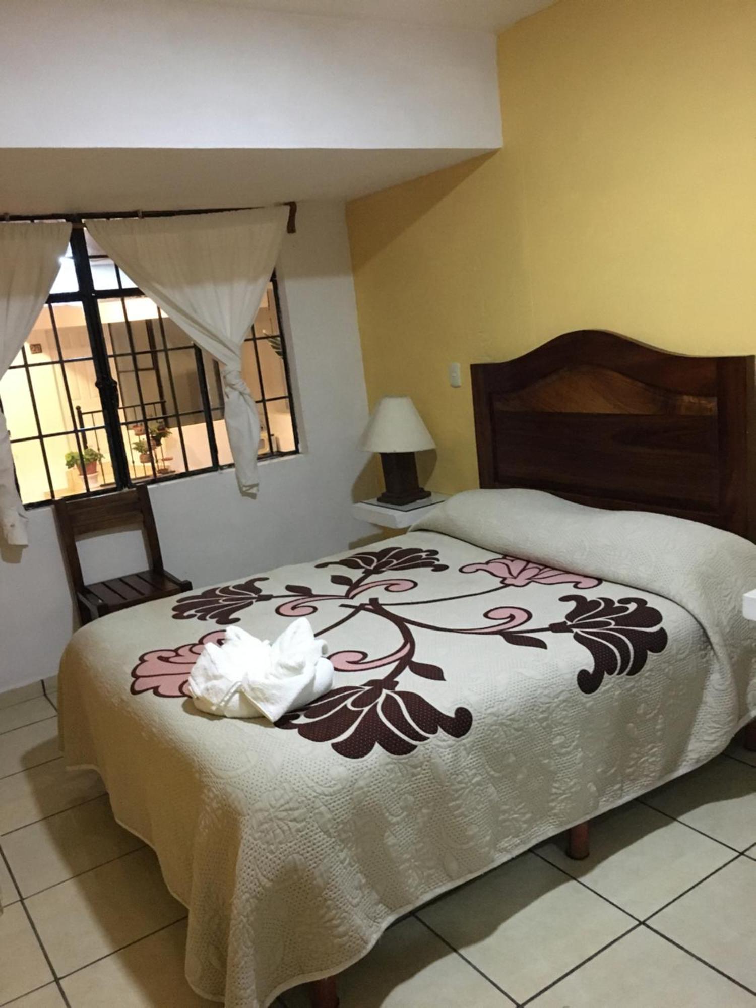 Hotel Posada Camelinas Pátzcuaro Dış mekan fotoğraf