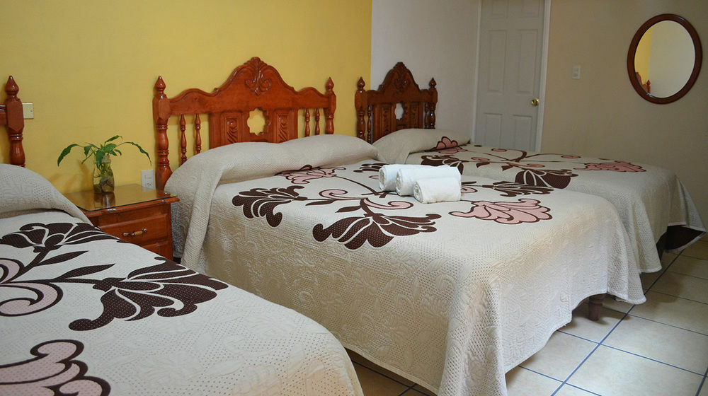 Hotel Posada Camelinas Pátzcuaro Dış mekan fotoğraf